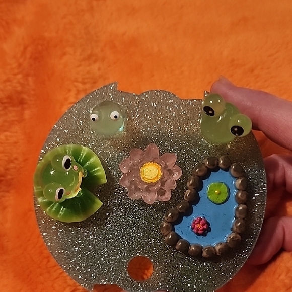 40 Oz Stanley Purple Tumbler with Pink Handle and Frog Lid - Picture 3 of 12